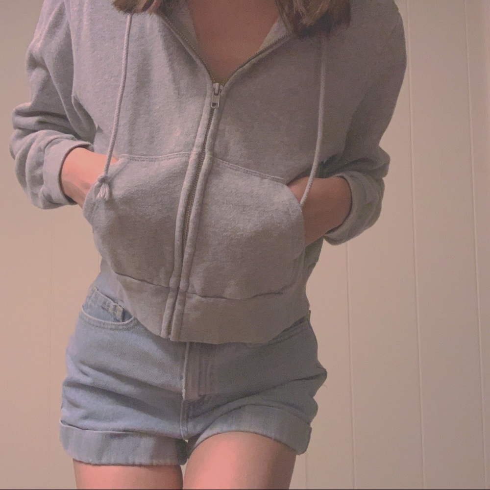 💙 grey cropped hoodie 💙